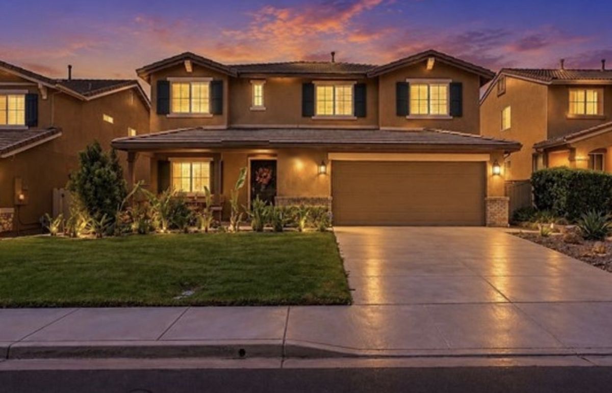Temecula Redhawk社区独立屋外观 – 已成交 | Single-family home exterior, Redhawk community, Temecula – sold